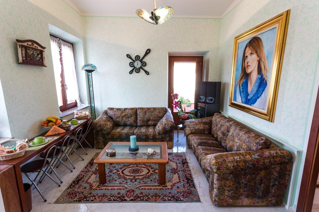 L'Aurora Viola Bed & Breakfast Carbonia Ngoại thất bức ảnh