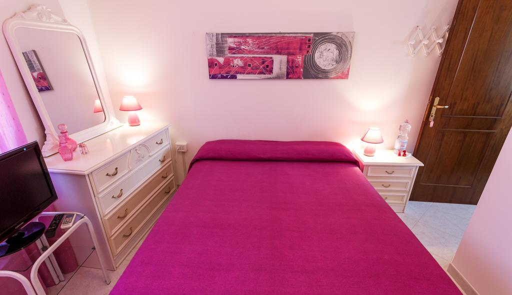 L'Aurora Viola Bed & Breakfast Carbonia Ngoại thất bức ảnh