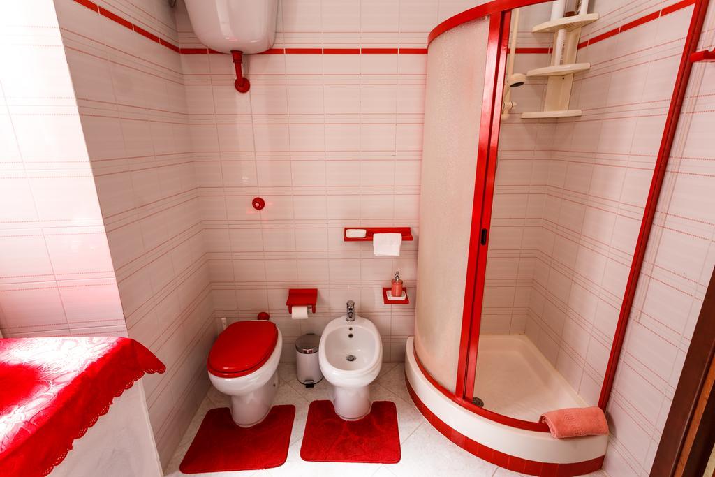 L'Aurora Viola Bed & Breakfast Carbonia Ngoại thất bức ảnh