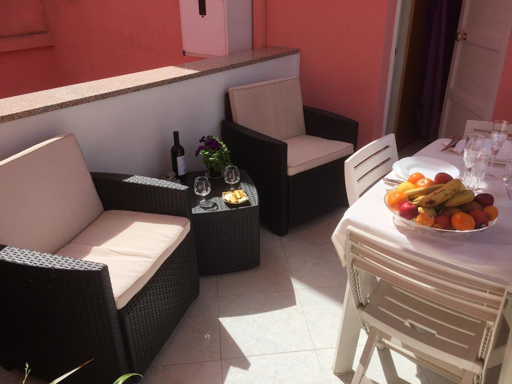 L'Aurora Viola Bed & Breakfast Carbonia Ngoại thất bức ảnh
