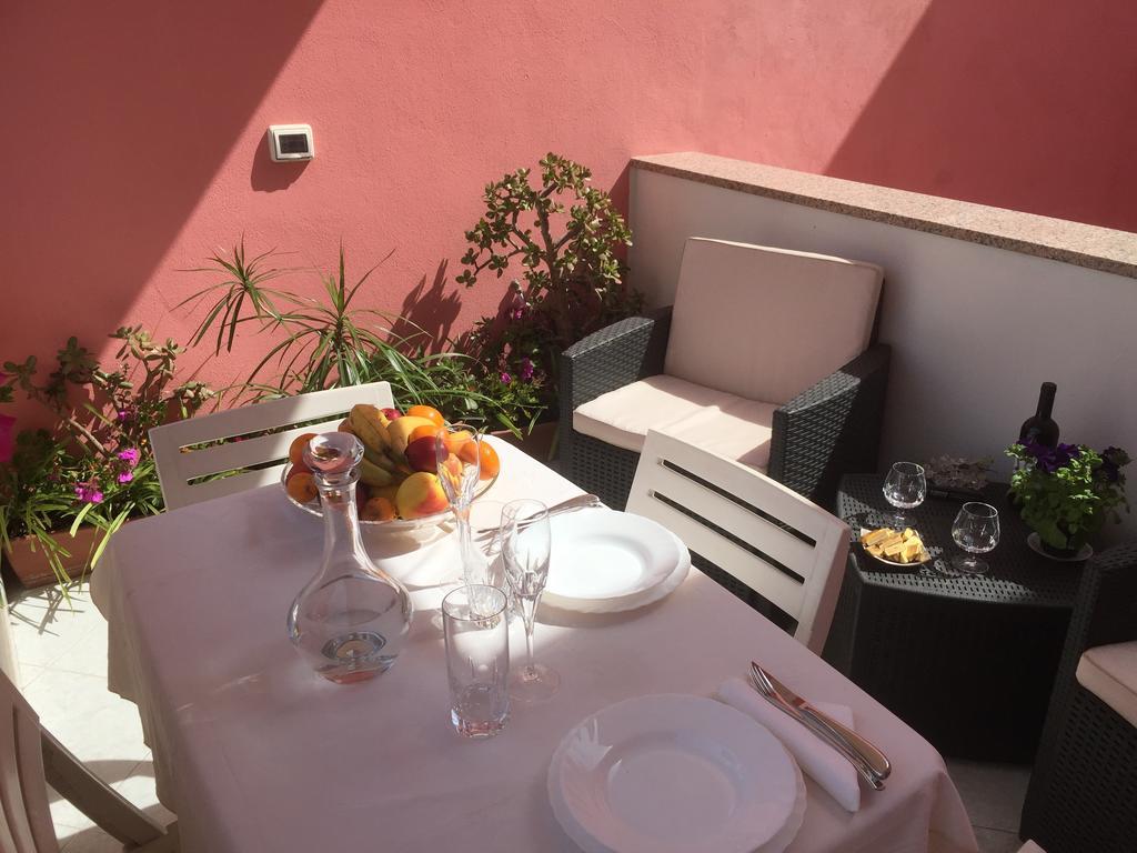 L'Aurora Viola Bed & Breakfast Carbonia Ngoại thất bức ảnh