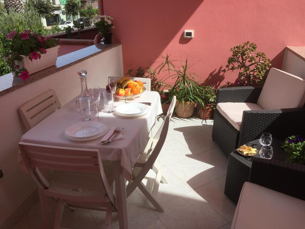 L'Aurora Viola Bed & Breakfast Carbonia Ngoại thất bức ảnh