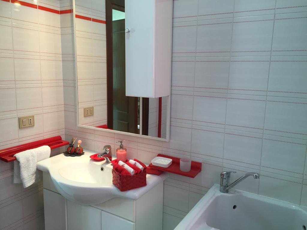 L'Aurora Viola Bed & Breakfast Carbonia Ngoại thất bức ảnh